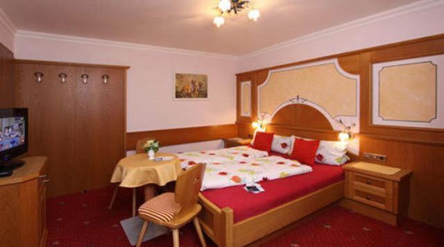 Gaestehaus Veit Fiegl Solden Luaran gambar